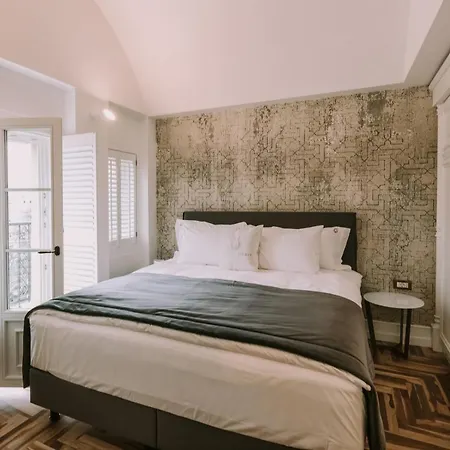 Orpheus Aparthotel 3*