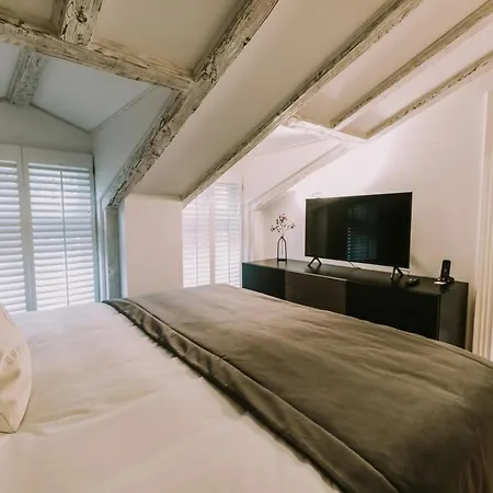 Orpheus Aparthotel 3*